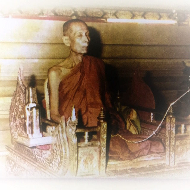 Luang Phu To of Wat Pradoo Chimplee, Empowering Amulets