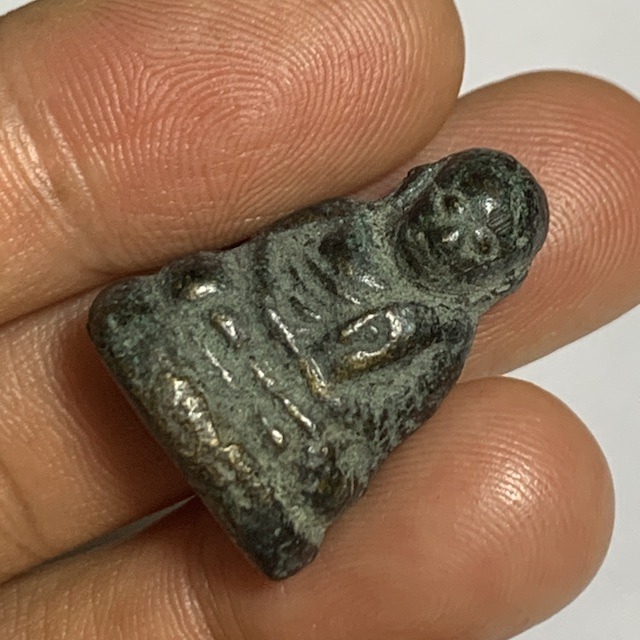 Luang Por Ngern Run Fa Kamron Thai Amulet